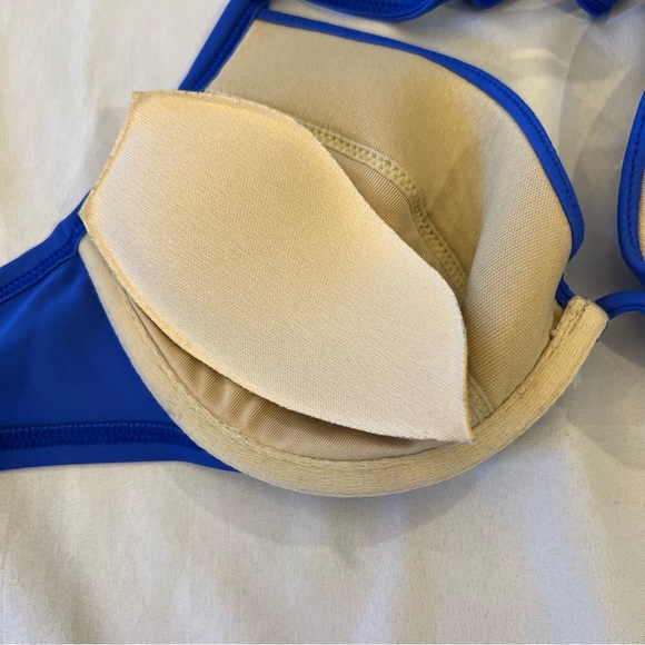 Victoria’s Secret Halter Bikini Swimsuit Top Push Up Removable Padding Size 34B - Picture 11 of 14